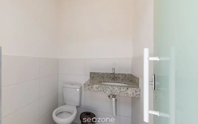 Comfortable Home With Great Location! Bmr0004