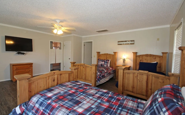 Hondo's River Haus - 4 Br Home