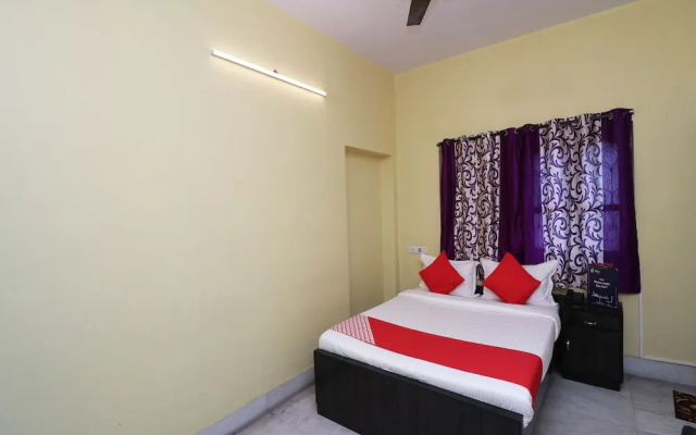 Astoria House by FabHotel
