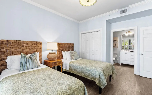 Bologna - Luxury 2-BR Condo with Lake & Golf Views at Green Links, Lely Resort. Access to Pool, Hot Tub, Tennis Courts, and Golf Courses. Near Naples Beaches & Downtown