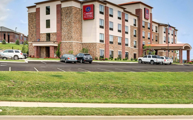 Comfort Suites Bridgeport - Clarksburg