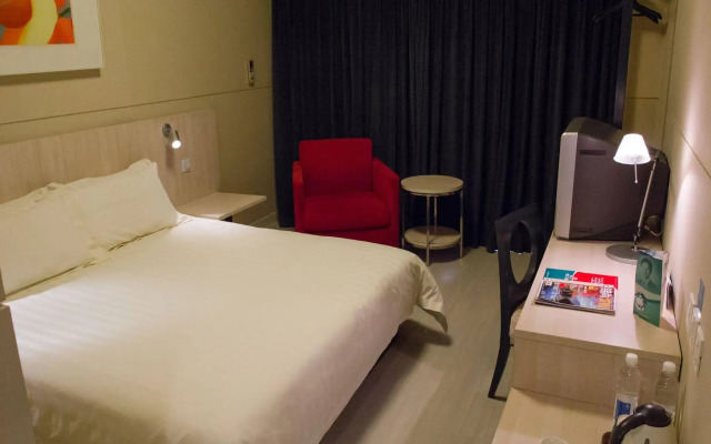 Holiday Inn Express Shanghai Pudong Airport
