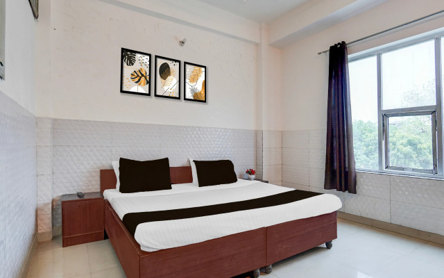 Hotel O Shilpgram Taj Mahal East Gate