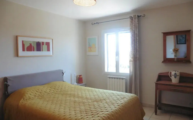 Pretty, Spacious Holiday Home With Private Pool