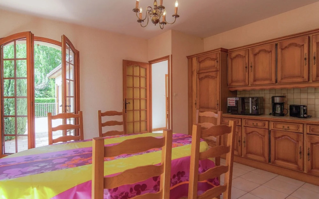 Beautiful Villa with Private Garden in Pineuilh Aquitaine