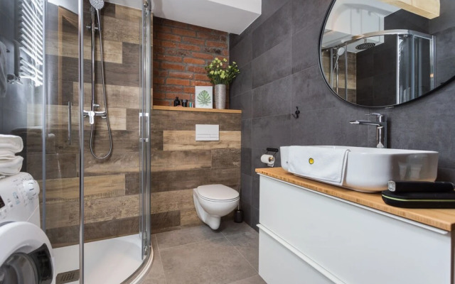 Inpoint Main Square Apartment