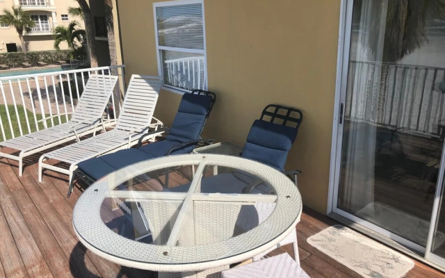 Misty Isles Redington Beachfront Suite 1
