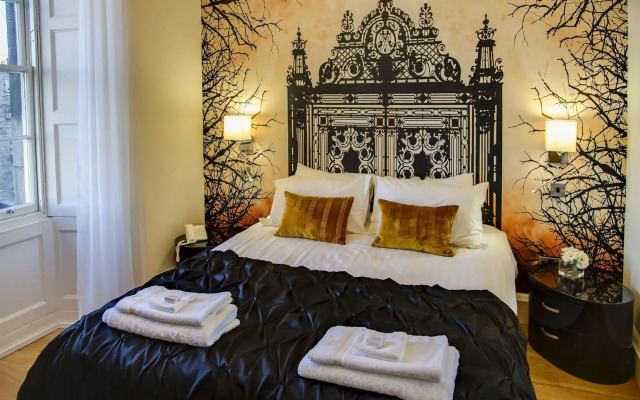 Clarendon Luxury Apartments