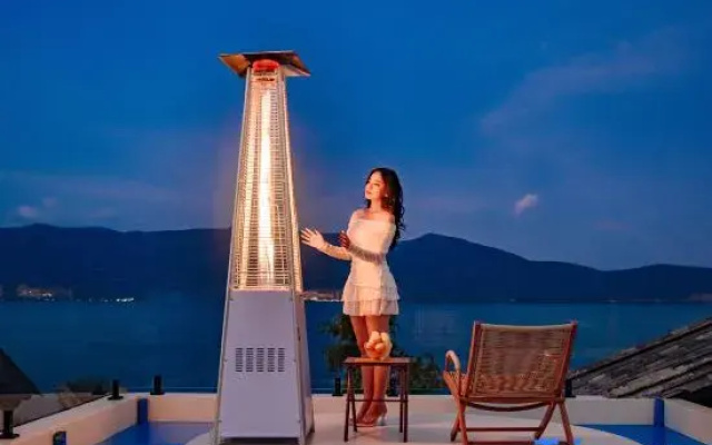 Yunyi Seascape Sunrise Xixia Yueshang Gun Scenic Apartment (Caicun Erhai)