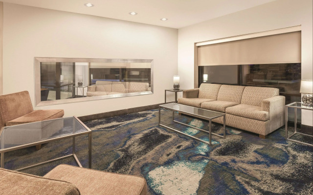 La Quinta Inn & Suites by Wyndham Philadelphia Airport