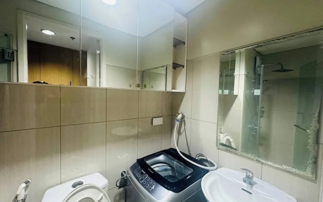 Ritzy Pasay Getaway - Entire Apartment for Rent