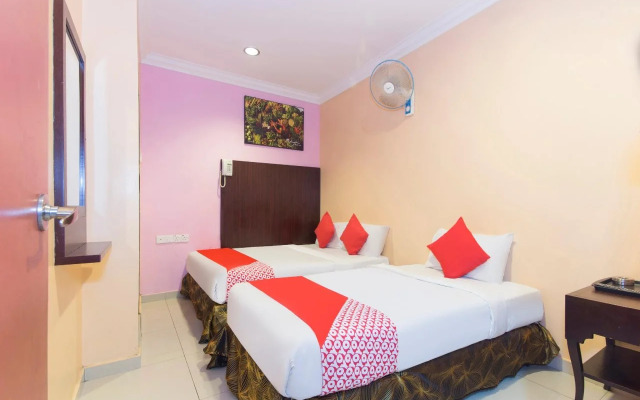OYO 425 Hotel GS Inn