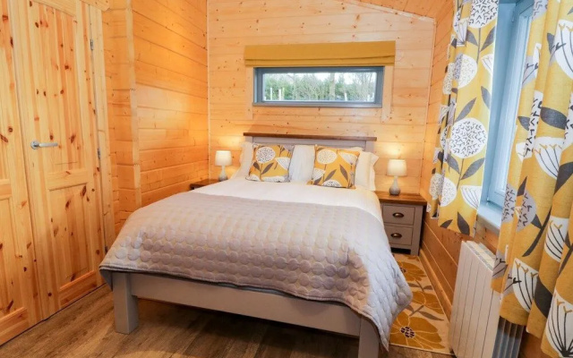Oak Lodge