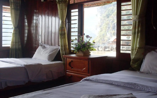 Cat Ba Sandy Beach Resort