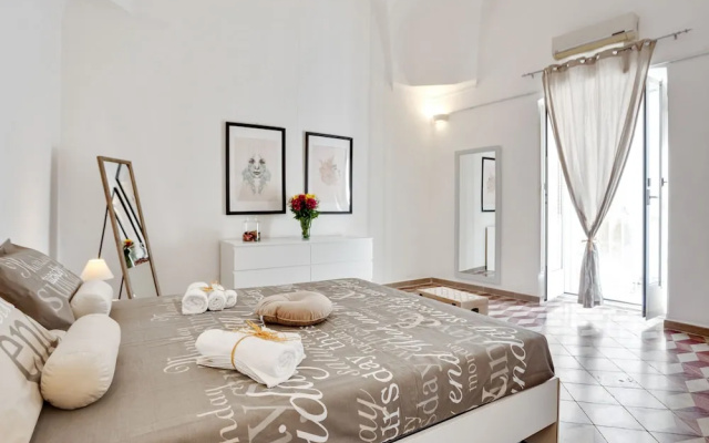 Mirror House Lovely Apartment