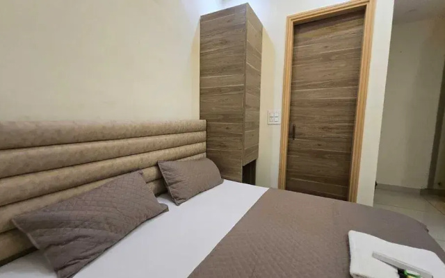 G8 Hotel