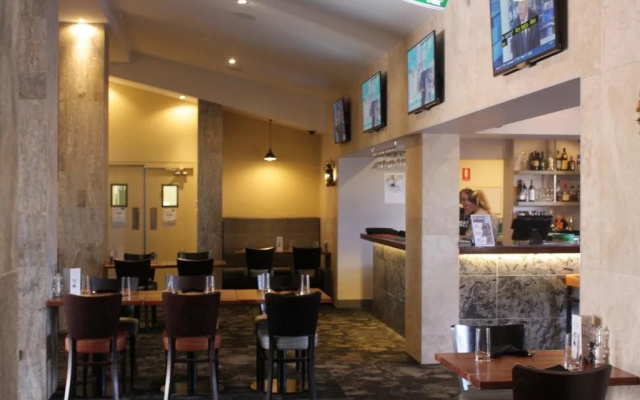 Newman Hotel