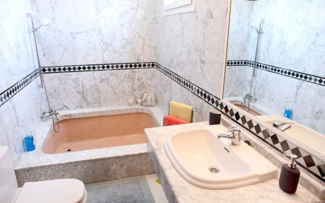 Duplex Karivu Gavídia
