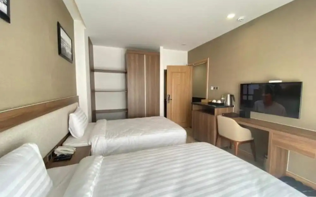 Q Hotel