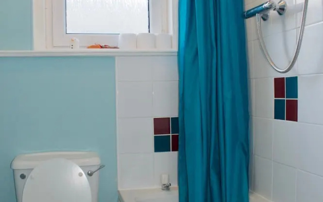 1 Bedroom Central Edinburgh Flat
