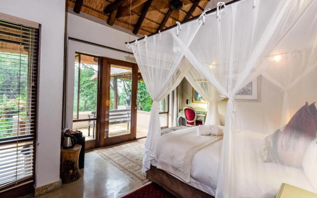 Khaya Ndlovu Safari Manor