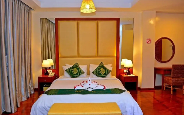 Gold Yadanar Hotel