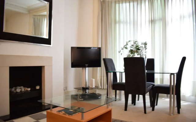 1 Bedroom Apartment With Outdoor Area in Chelsea