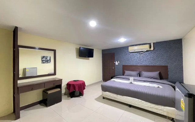 Lucky Inn Suites