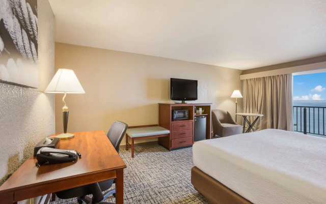 Best Western Harbour Pointe Lakefront