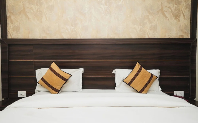 Dharam Villa Guest House Near Sector 15 Metro Station