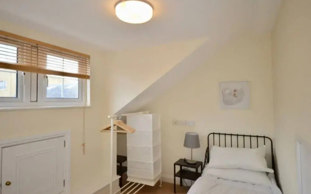 Cosy 2 Bedroom Bristol Home
