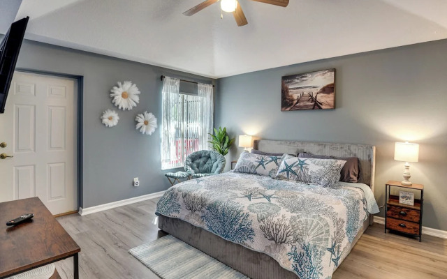 Patio & Poolside Relaxation! Palm Coast Getaway