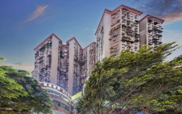 Yimi Hotel (Haizhu Square Subway Station Yide Road Branch)