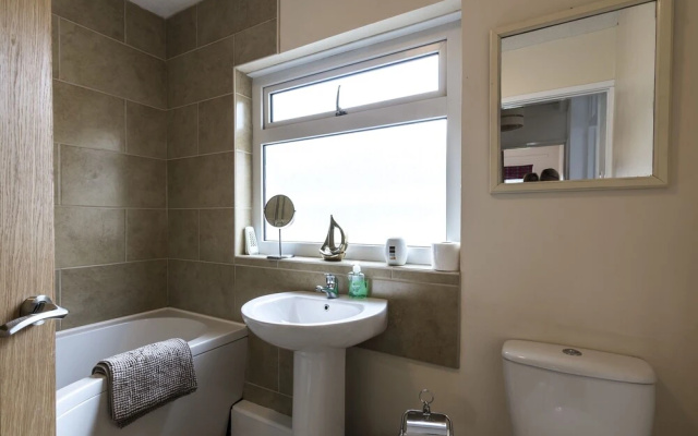 Meadow View - 3 Bedroom Holiday Home