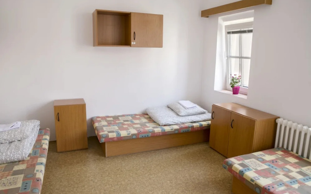 Dizzy Daisy Hostel
