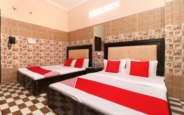 OYO 35497 Hotel Kapoor Residency