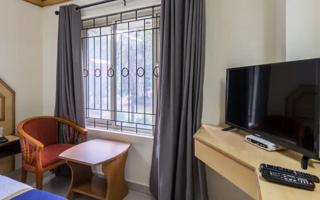 OYO 649 Hotel Ajantha Trinity Inn