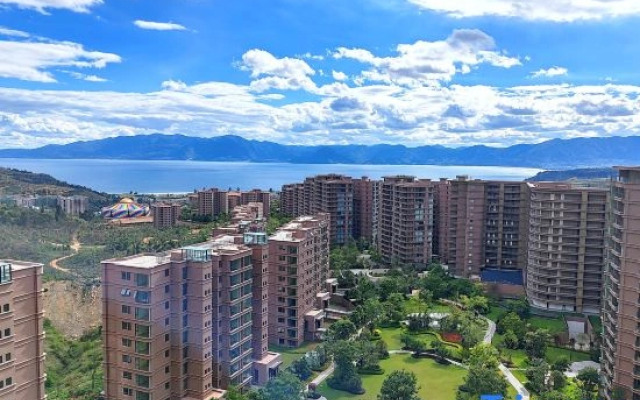 Mercure Yunhu Hotel (Fuxianhu Scenic Area Branch)