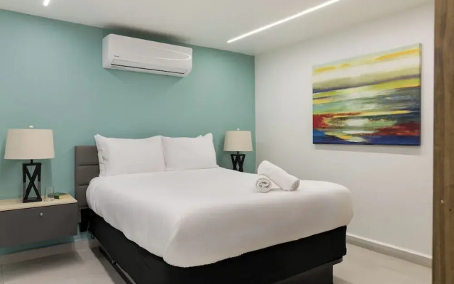 Ocean Park Studio Pool @ Riviera Villa