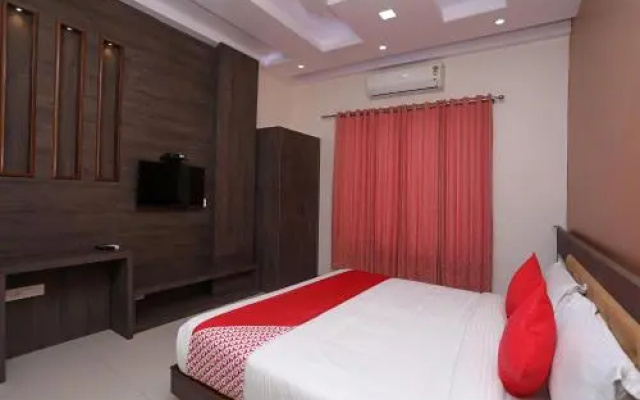 OYO 19810 Golden Bagh Resort