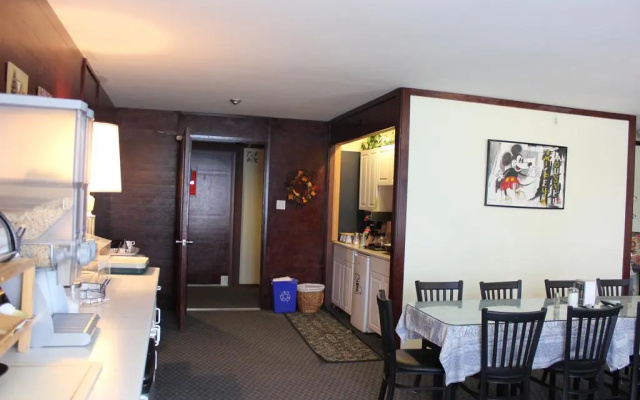 Gold River Chalet