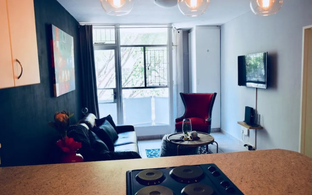 Central 1 Bedroom Apartment in Cape Town