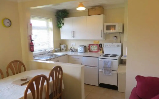Midway Apartment, Close to Beach