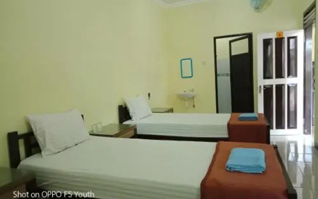 Yellow Hostel