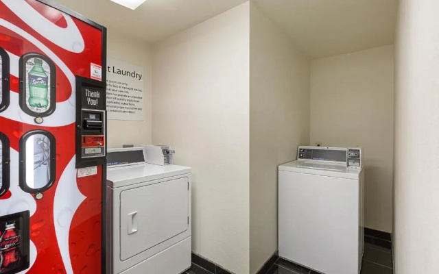 Budget Inn and Suites