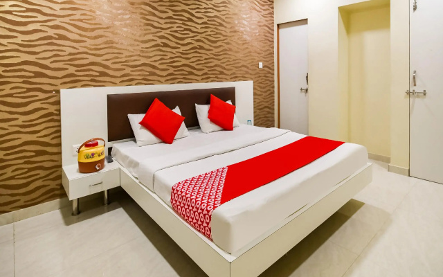 OYO 69067 Jagmohan Hotel