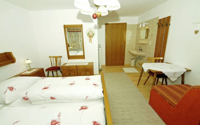 Lovely Apartment on Working Farm in Strass im Zillertal