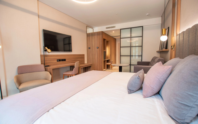 Hotel Giralda Center