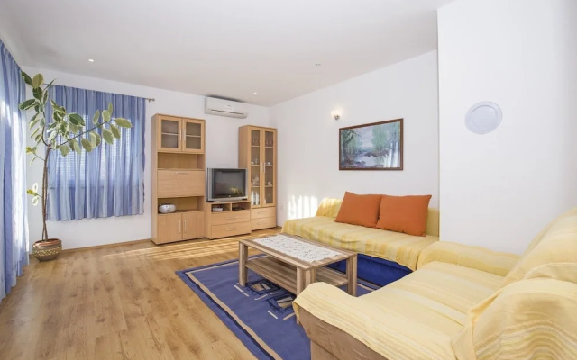 Apartments Alen / Two Bedroom A5