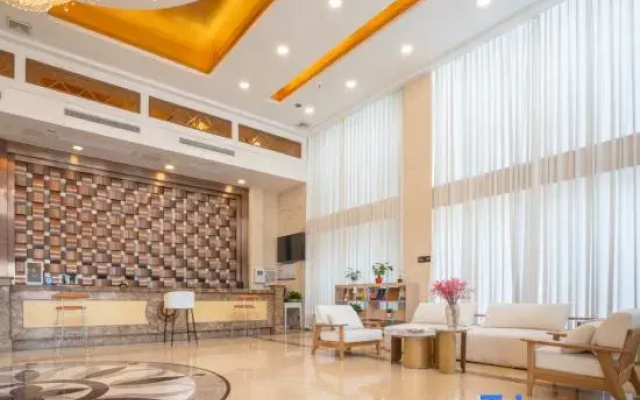 Qijun Hotel (Liling No.1 High School Railway Station Branch)